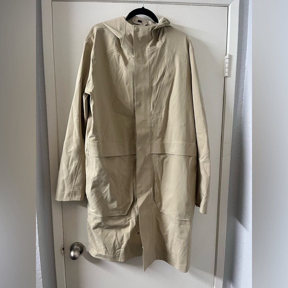 Lululemon Beige Raincoat Size XL